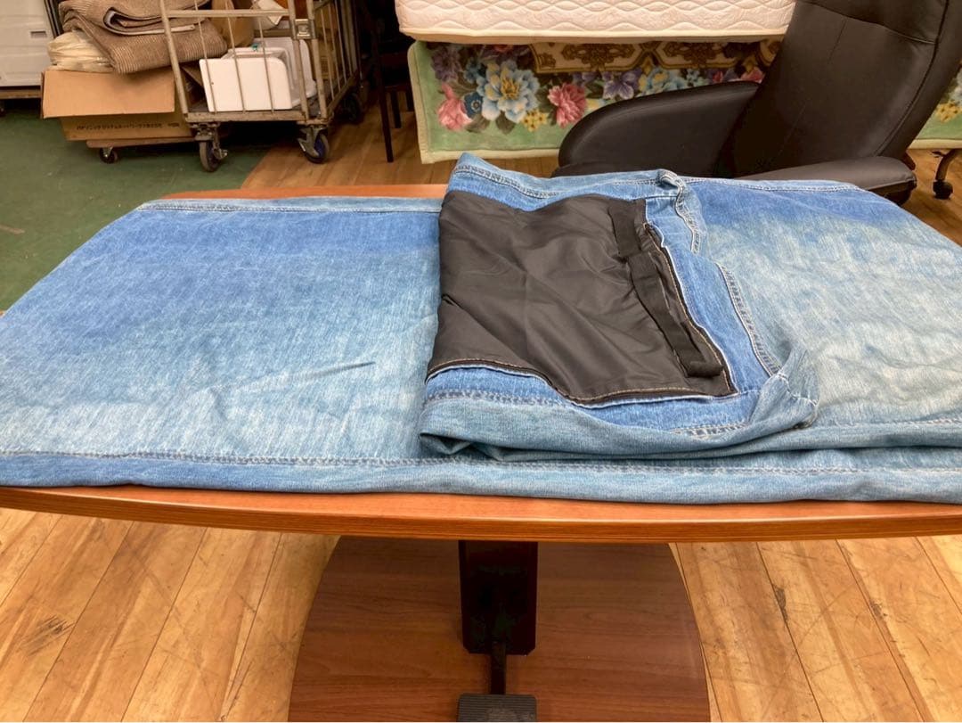 【展示品】ウニコ　スウェラ　替えカバー付　テーブル昇降　直接引取り可　gjs6