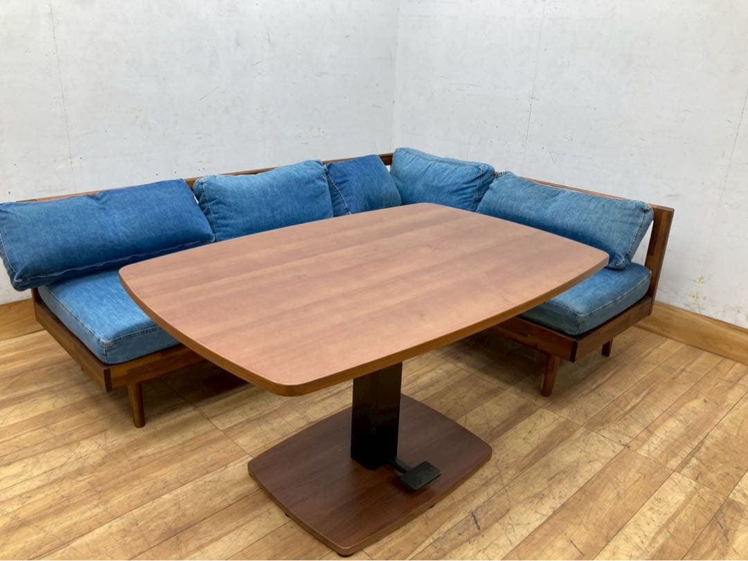 【展示品】ウニコ　スウェラ　替えカバー付　テーブル昇降　直接引取り可　gjs6