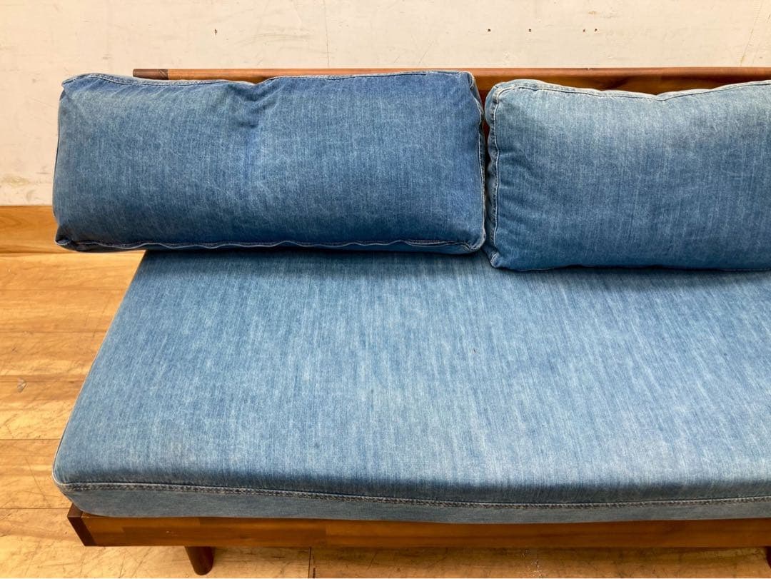 【展示品】ウニコ　スウェラ　替えカバー付　テーブル昇降　直接引取り可　gjs6