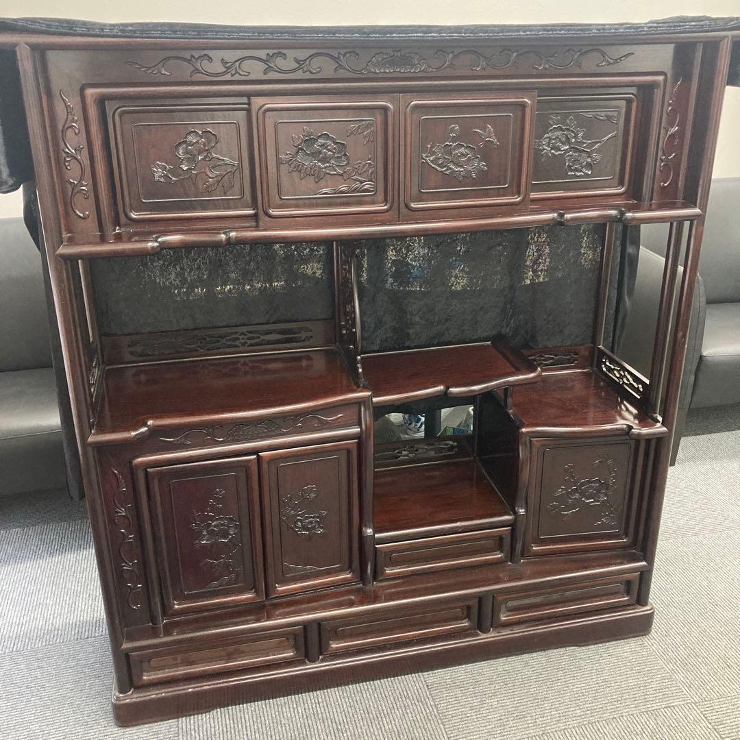 紫檀 茶箪笥 違い棚 飾り棚 和家具 茶棚 牡丹 蝶 収納 透かし彫り 彫刻