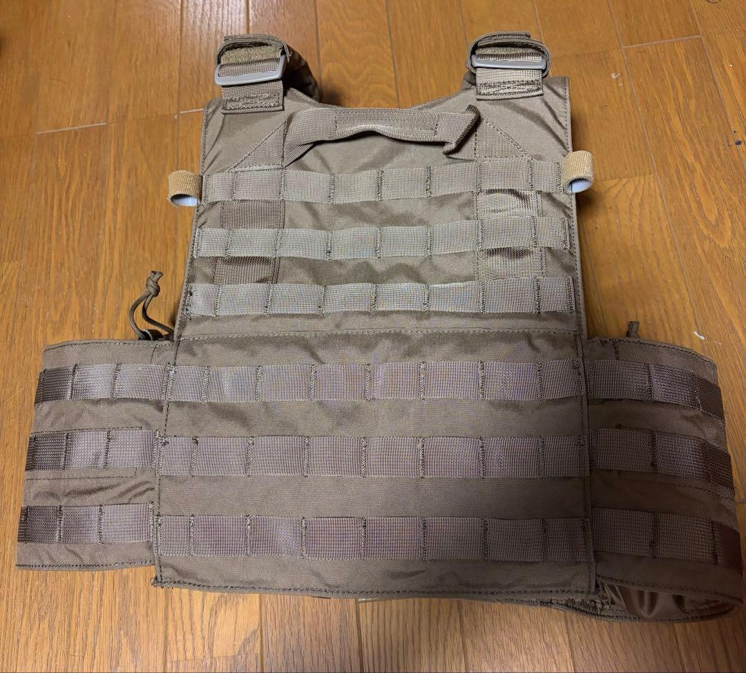 EMERSON GEAR 6094A タイプ プレートキャリア コヨーテブラウン