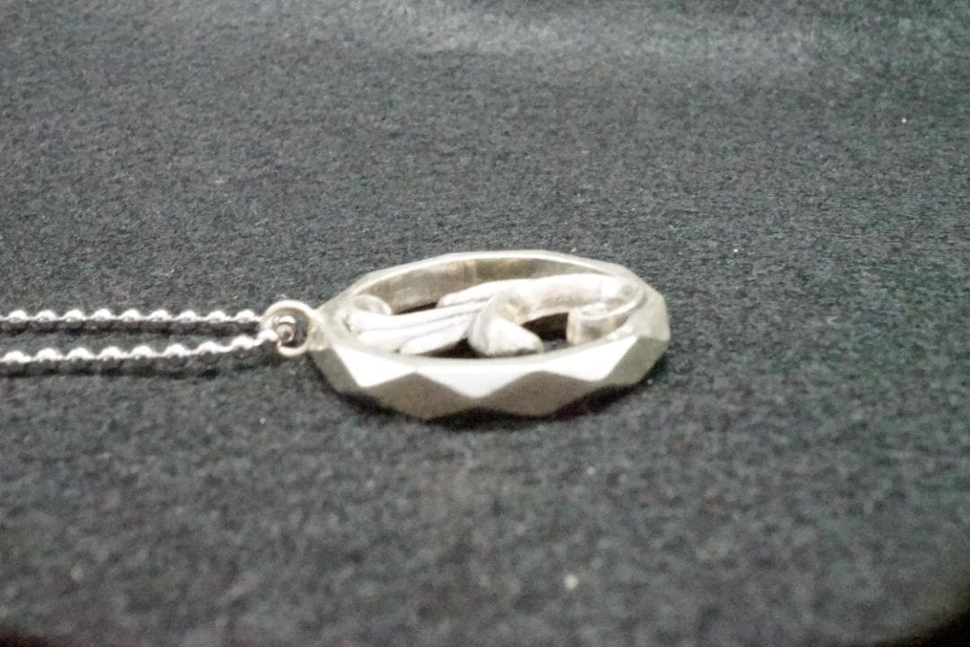 【シルバーアクセサリー】Sv925 すりだし唐草ペンダント