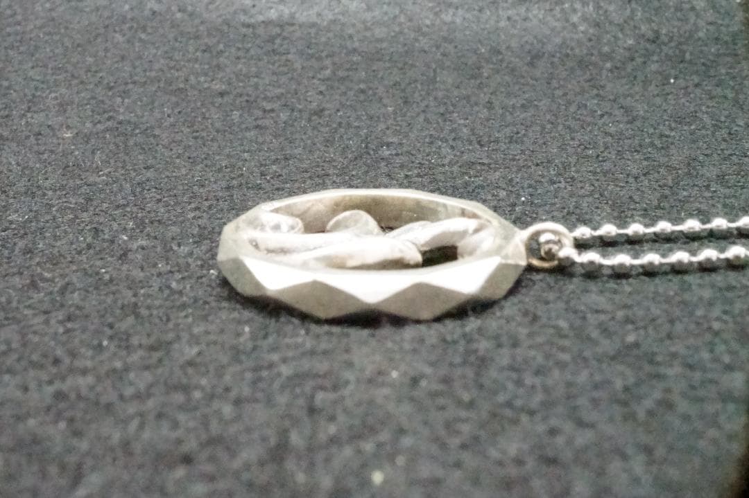 【シルバーアクセサリー】Sv925 すりだし唐草ペンダント