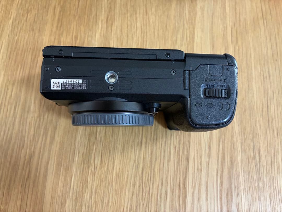 SONY α6400ミラーレスカメラ 本体と付属品 海外仕様