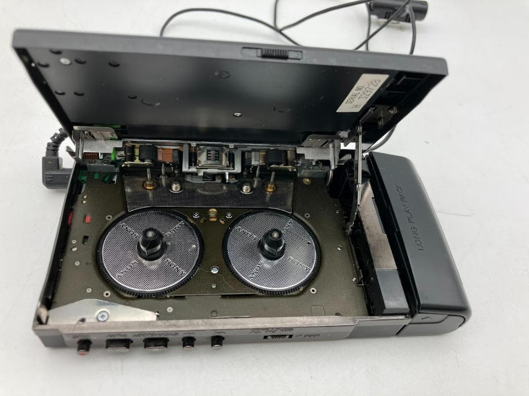 【ジャンク品】SONY　カセットウォークマン　 WM-F404