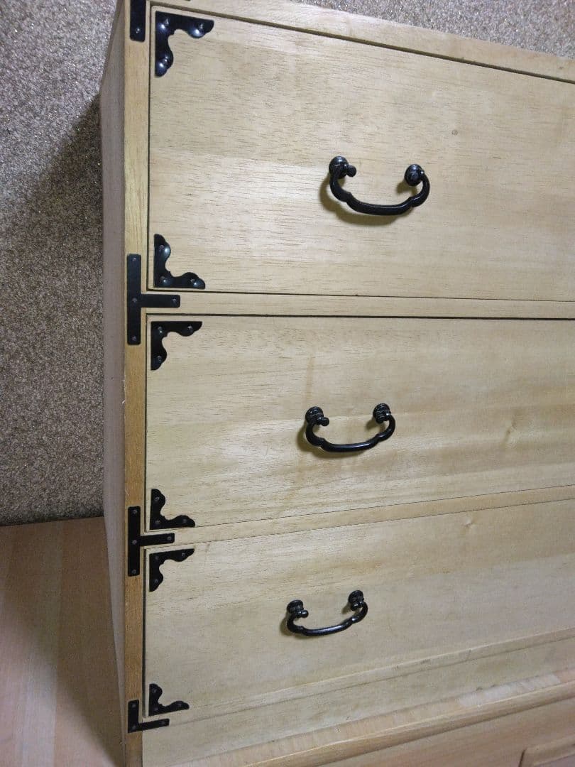 桐タンス 稲穂プレート 和タンス 古家具 三段チェスト 引き出し