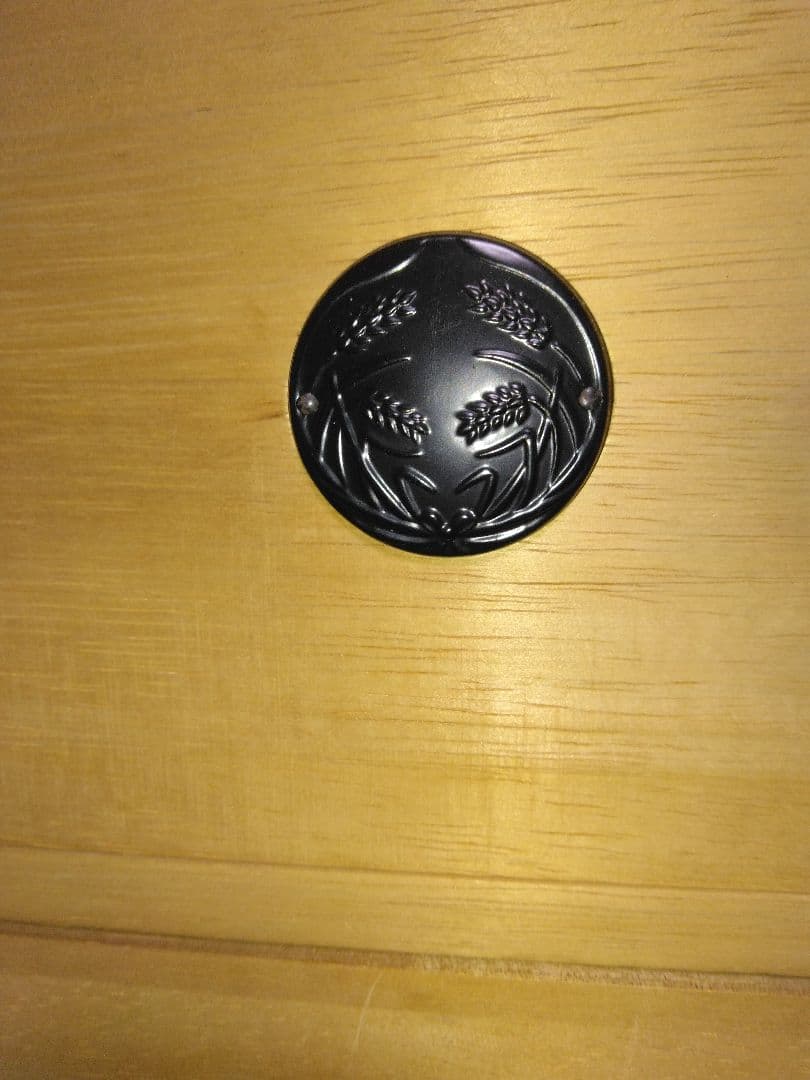 桐タンス 稲穂プレート 和タンス 古家具 三段チェスト 引き出し