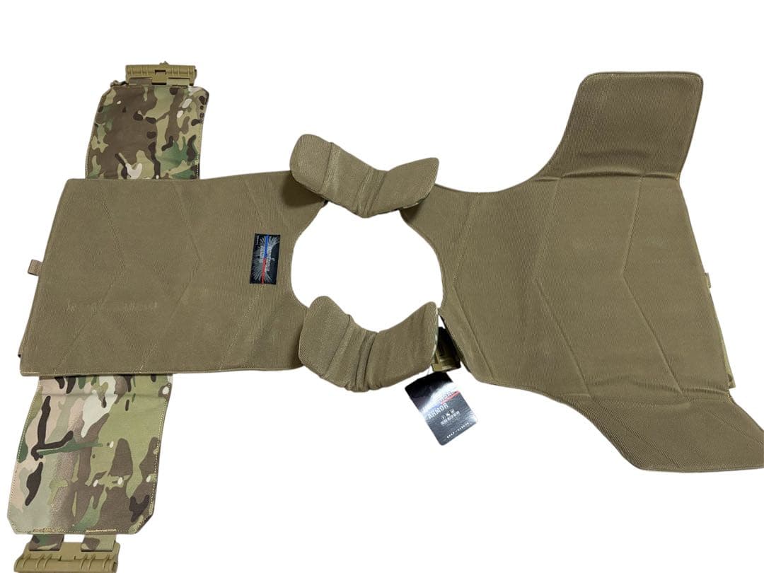 新品タグ付き❣️タクティカルプレートキャリア マルチカム MOLLE サバゲー