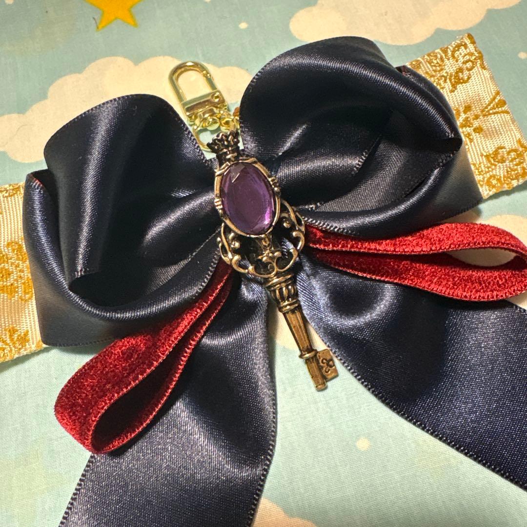 ディズニー ツイステッドワンダーランド マイラ マルチチャーム ポムフィオーレ