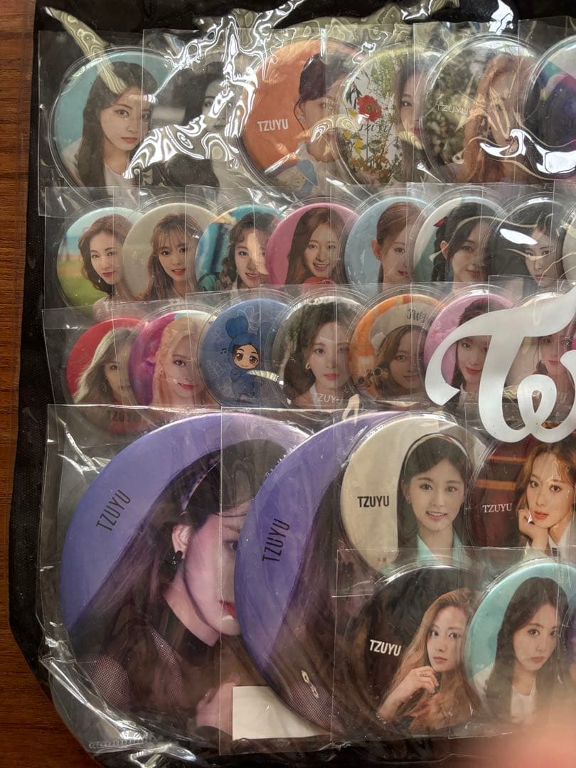 【まもなく国立LIVE】TWICE グッズ 痛バック ツウィ　缶バッジまとめ売り