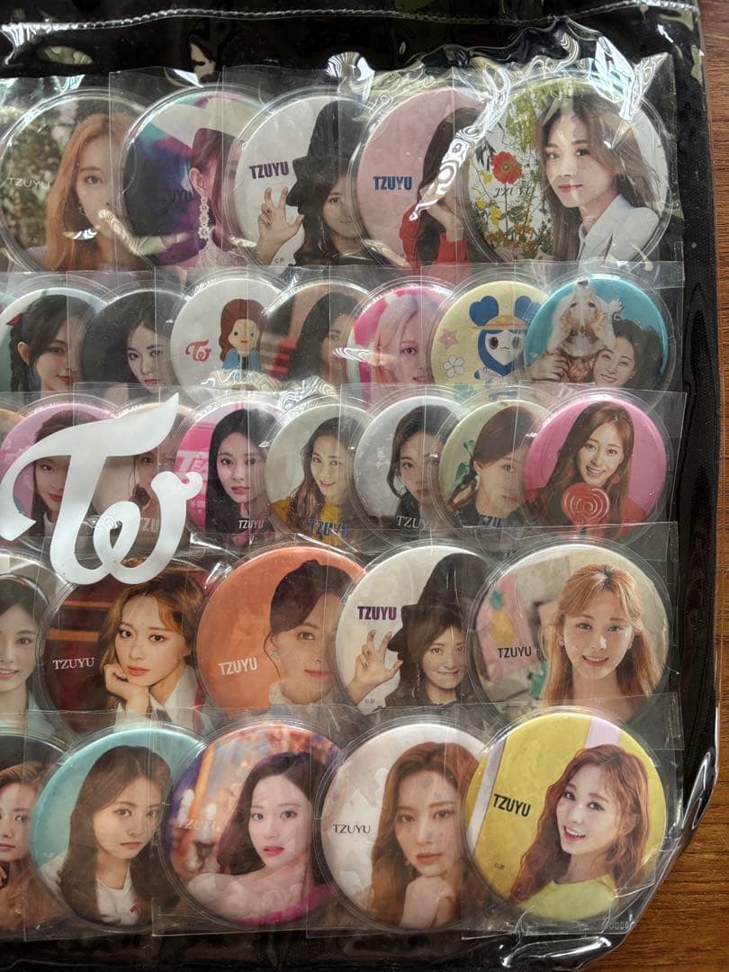 【まもなく国立LIVE】TWICE グッズ 痛バック ツウィ　缶バッジまとめ売り