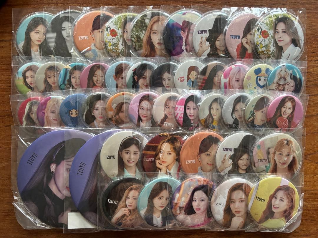 【まもなく国立LIVE】TWICE グッズ 痛バック ツウィ　缶バッジまとめ売り