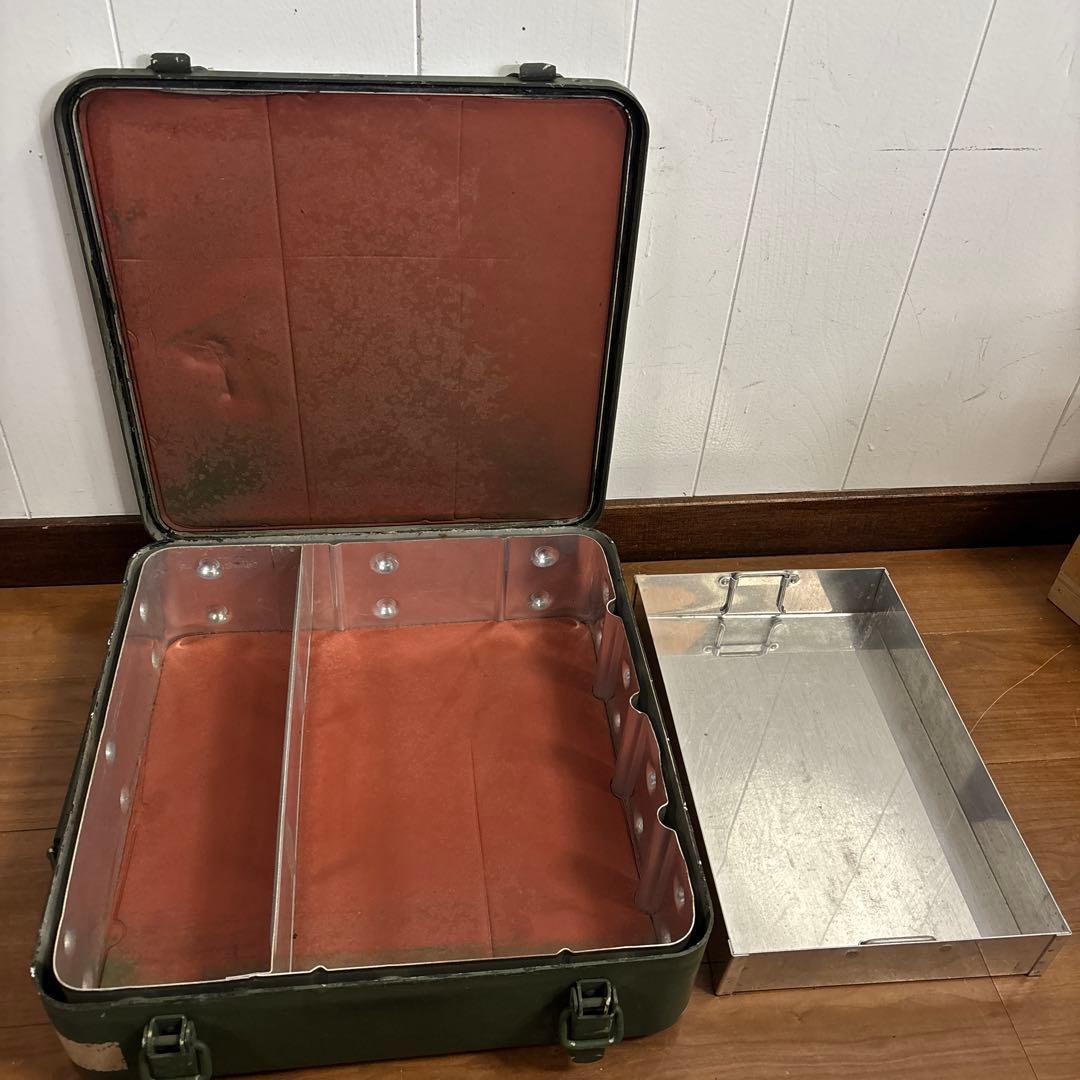 フランス軍　実物　メディカル　スチールケース　ラージ　送料無料