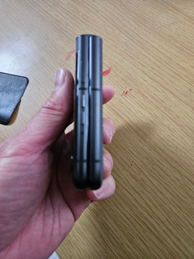 モトローラ Motorola razr 50 512GB 国内版