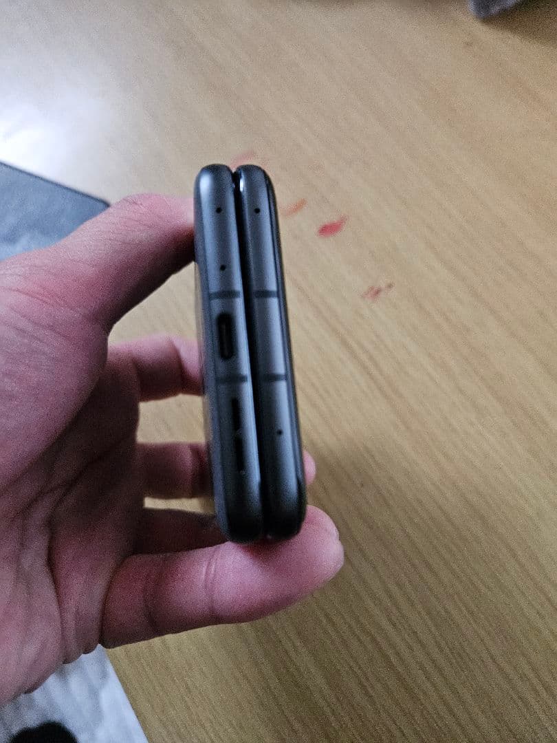 モトローラ Motorola razr 50 512GB 国内版