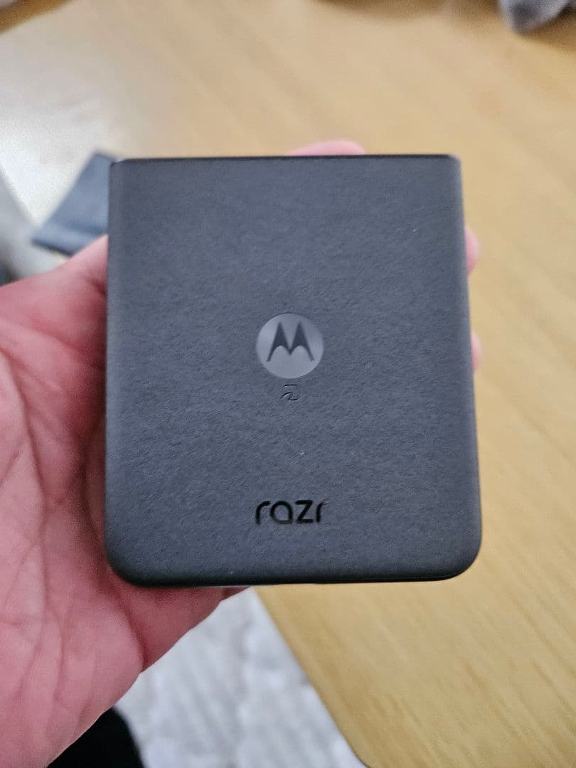 モトローラ Motorola razr 50 512GB 国内版