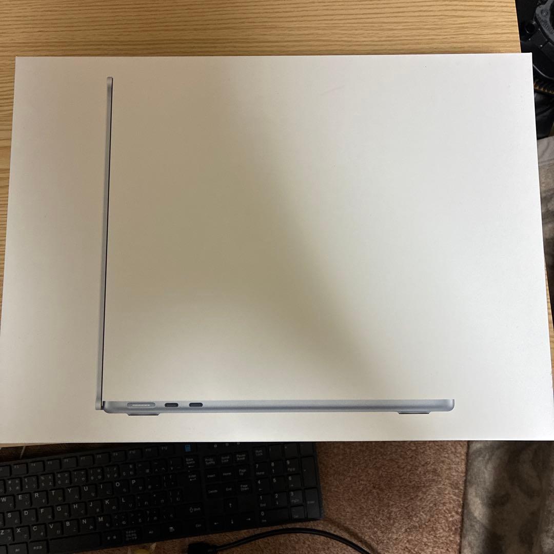 MacBook Air M4 256GB 16GBメモリ　スカイブルー