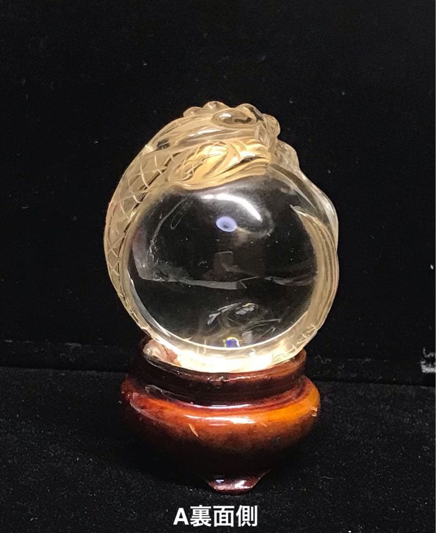 水晶立体彫り　龍　30×40mm 手彫り