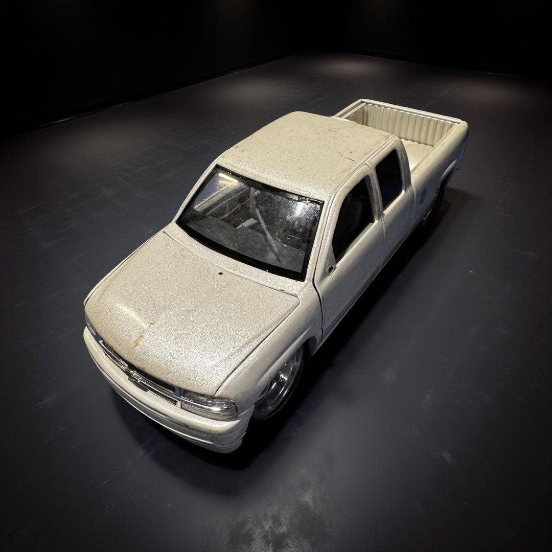 ⚫️ 1/24 シボレー DUB ダブルキャブピックアップトラック