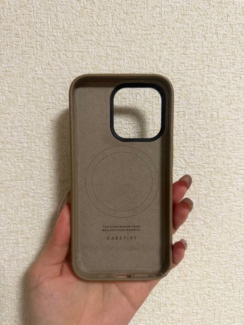 CASETiFY ベージュ レザー風ケース
