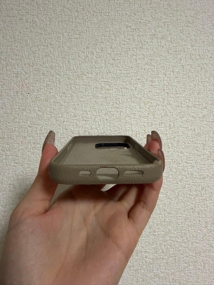 CASETiFY ベージュ レザー風ケース
