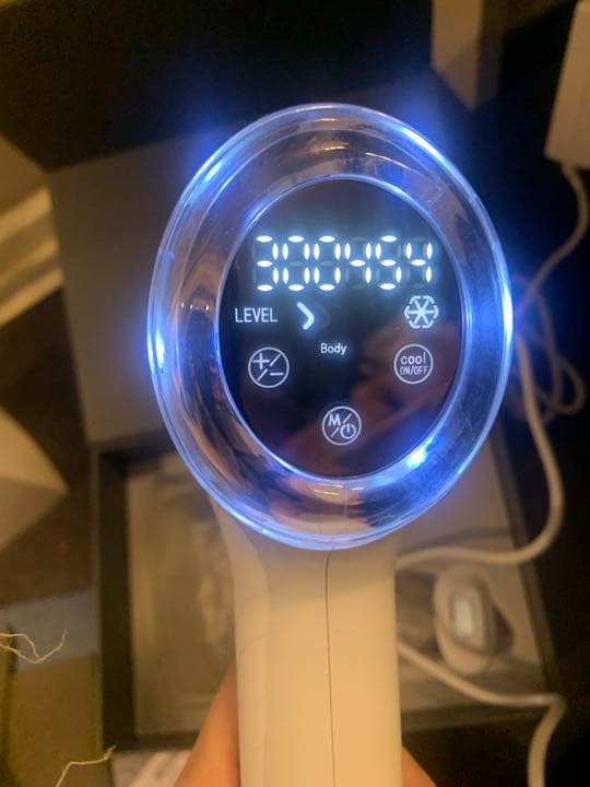 ミュゼ エピフォト スキンケアプロ 美容脱毛器　化粧水2本付き