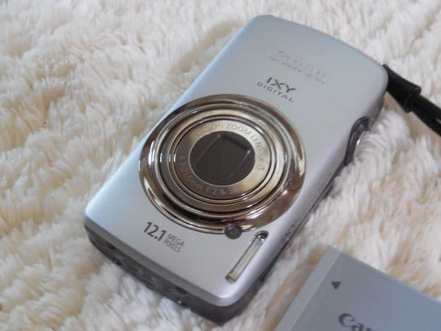 Canon IXY 930 is Digital キャノン デジカメ シルバー