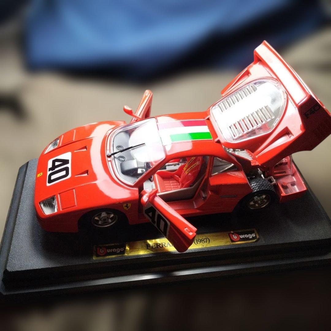 ブラーゴ ビジューコレクション　1/24 フェラーリ F40
