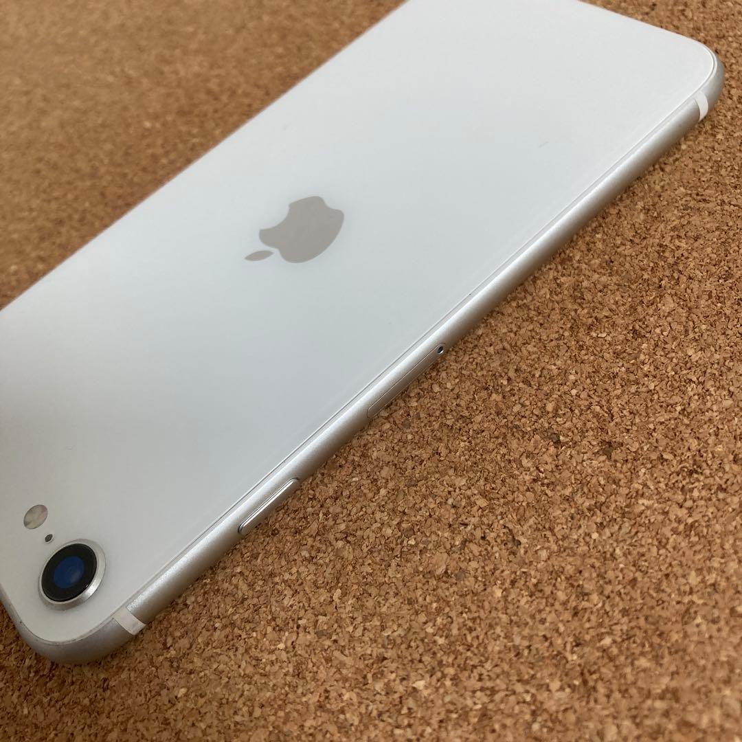 4143 美品☆電池新品☆iPhoneSE2 64GB SIMフリー☆
