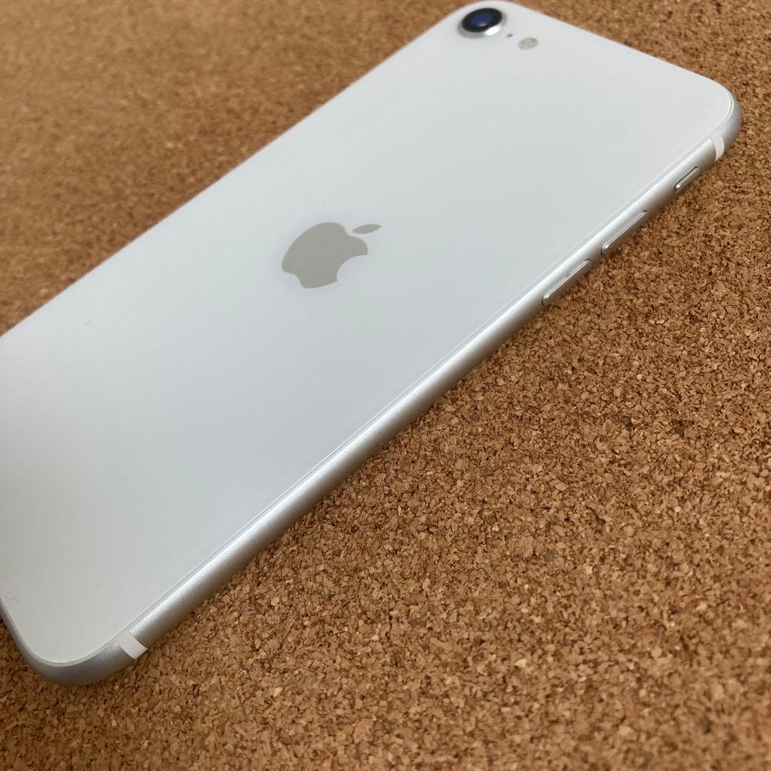 4143 美品☆電池新品☆iPhoneSE2 64GB SIMフリー☆