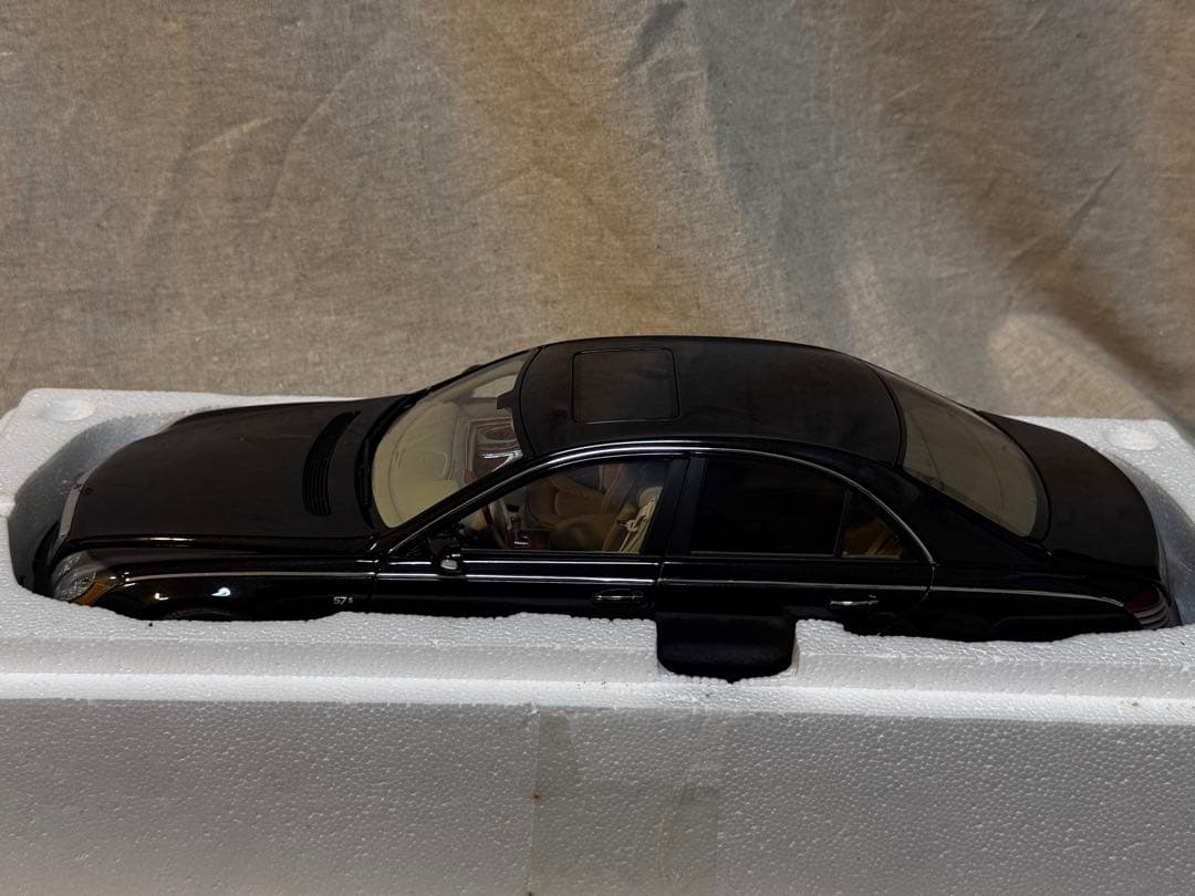 ミニカー AUTOart Maybach 57 S
