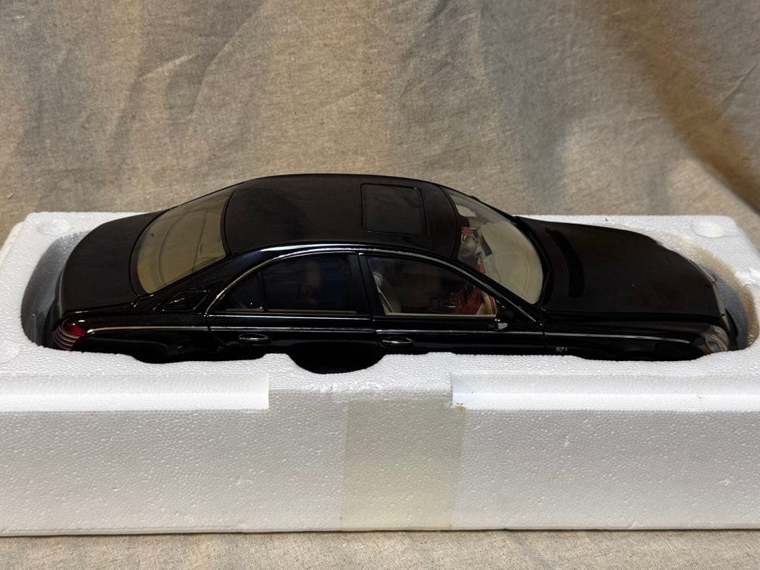ミニカー AUTOart Maybach 57 S
