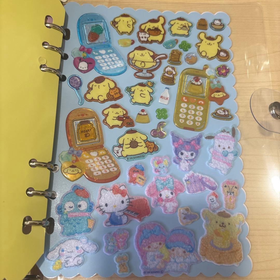 A5シール帳完成品 サンリオ 13ページ