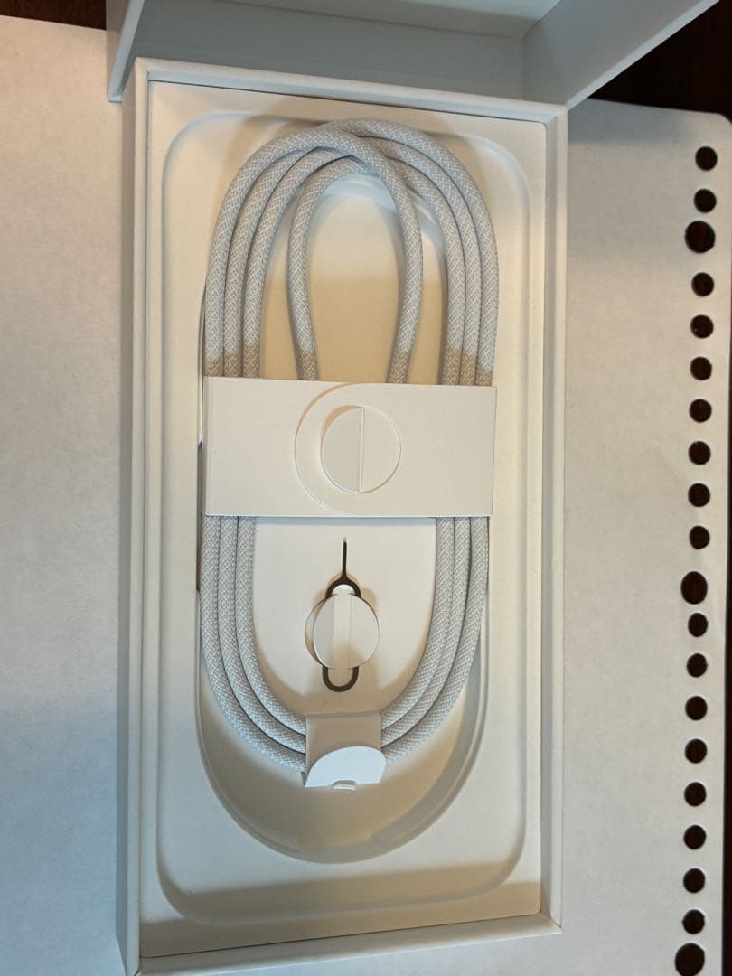 美品　Apple iPhone 16 256g