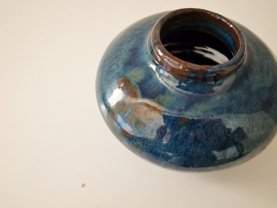 瑠璃色　インディゴブルー　濃い青色　お正月用　小さめ花瓶