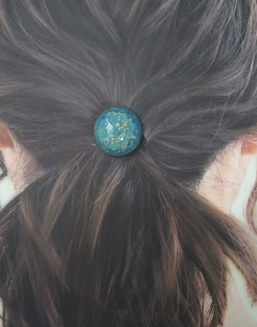 初夏 星の砂入りライトブルードーム型レジンヘアゴム