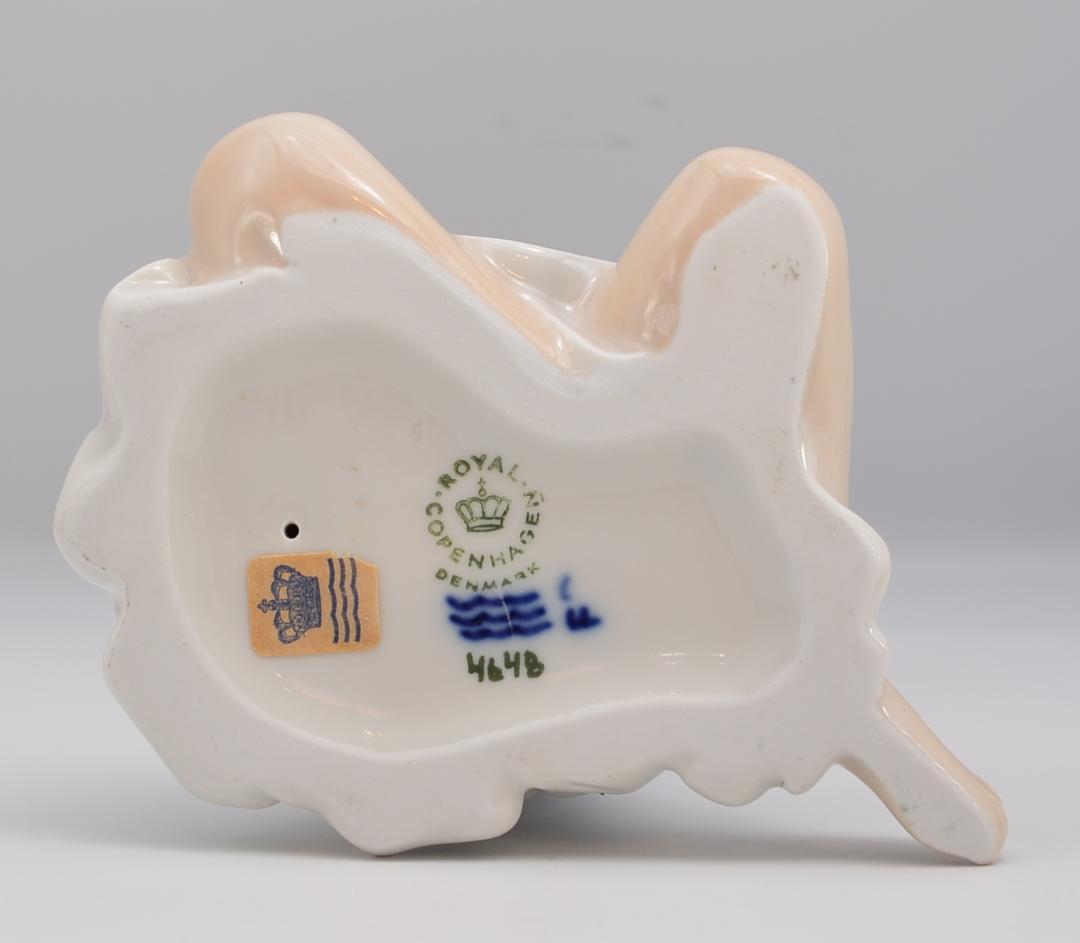 髪を整える女性　＃4648　★ロイヤルコペンハーゲン　デンマーク　ヴィンテージ