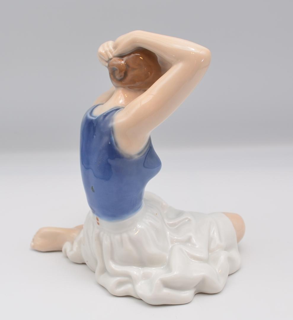 髪を整える女性　＃4648　★ロイヤルコペンハーゲン　デンマーク　ヴィンテージ