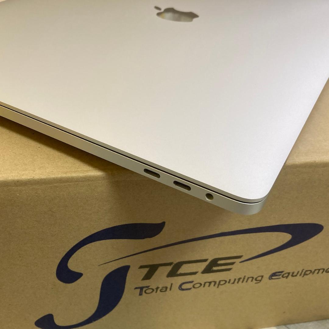 中古　MacBook Pro　MVVM2J/A（2019, 16-inch）