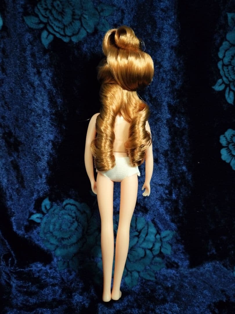 リカちゃん素体