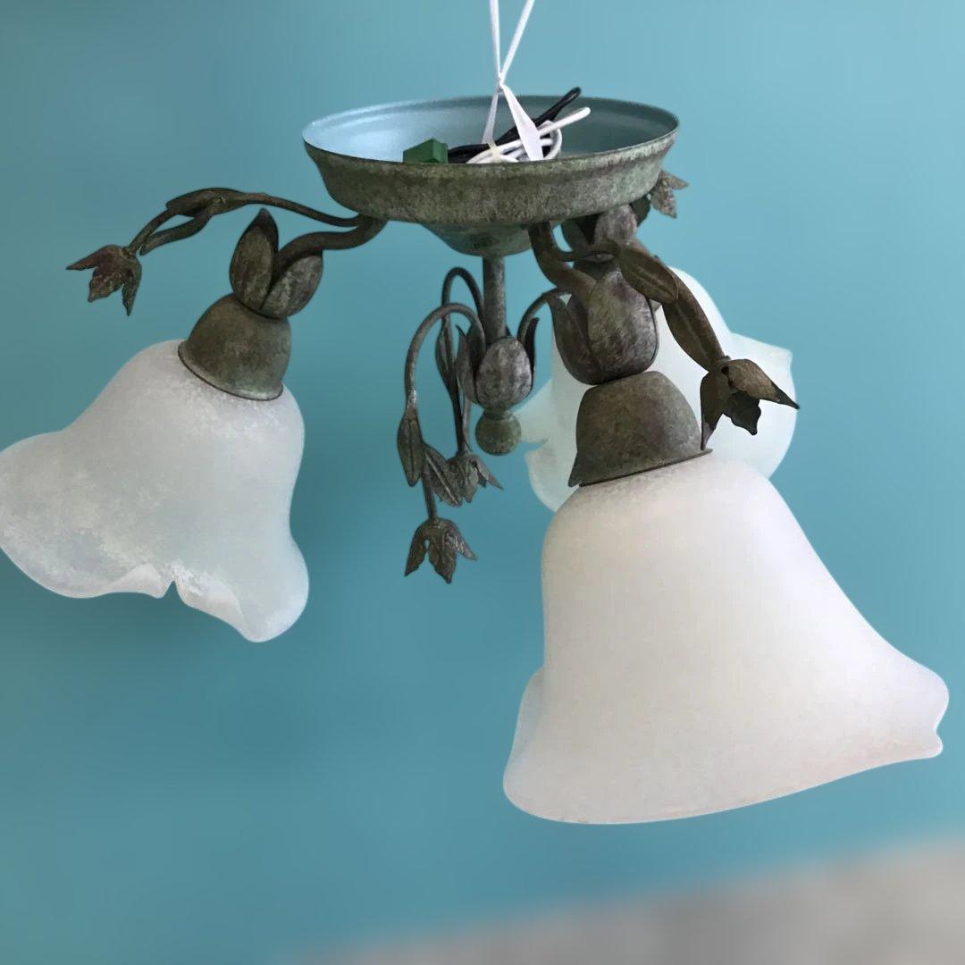 ナショナル　イタリア製　フラワー装飾シャンデリア 3灯