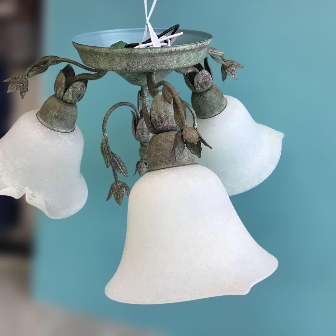 ナショナル　イタリア製　フラワー装飾シャンデリア 3灯