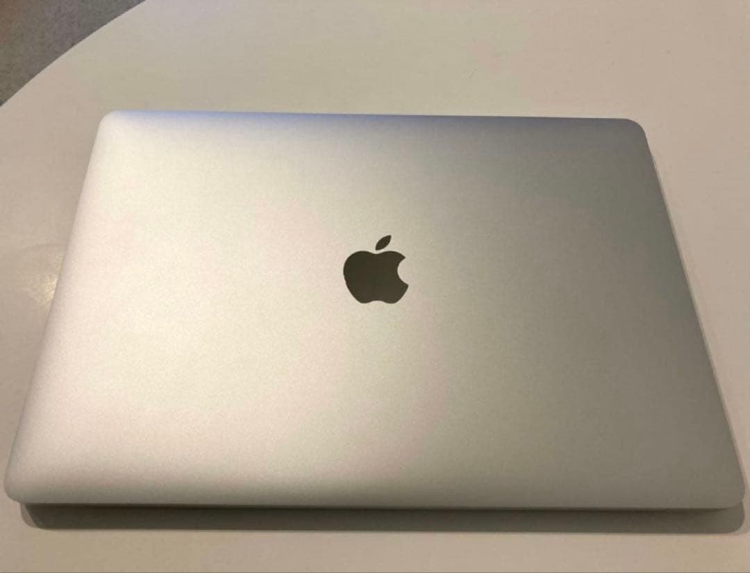 MacBook Pro 2020 i7 16GB 512GB 充放電47回