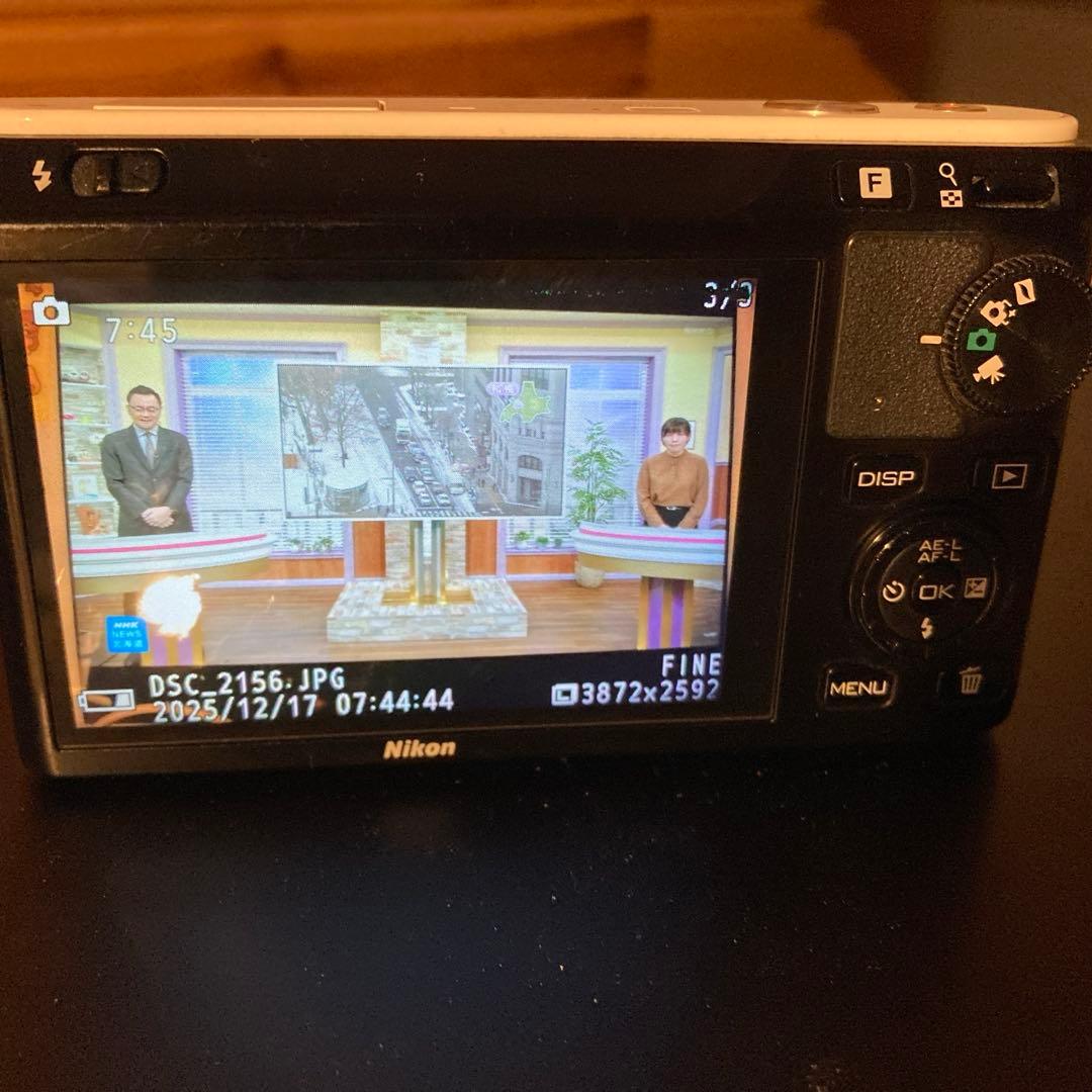 Nikon 1 J1 ホワイト バッテリー・充電器付