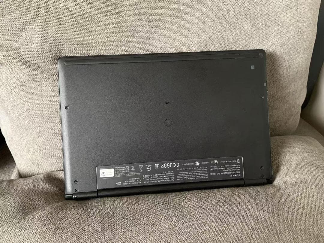 Xperia Z4 Tablet SOT31（SONYキーボードBKB50付き）