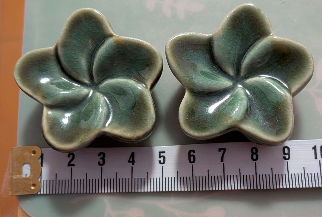 ジェンガラ焼き、箸置き2つ、皿　4枚合計6点セット