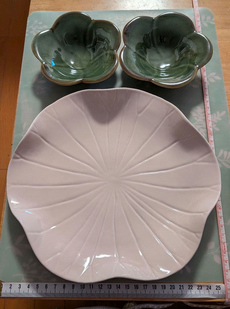 ジェンガラ焼き、箸置き2つ、皿　4枚合計6点セット