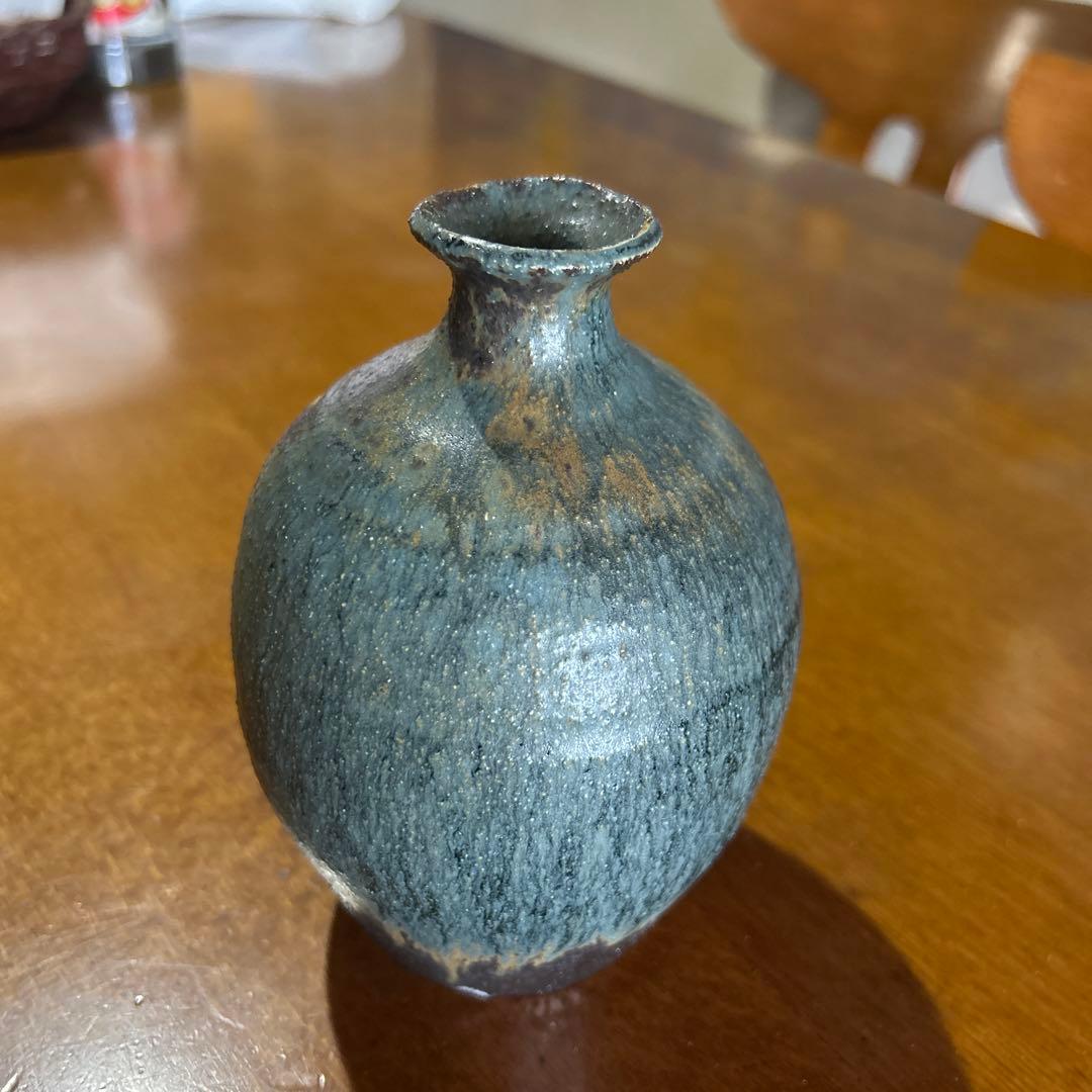 青緑色ボトル型陶器の花瓶　木箱有り