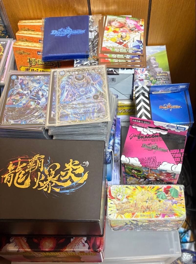 デュエマ引退品、まとめ売り、7デッキ、プレマ、光り物1000枚ほど、スリーブ大量
