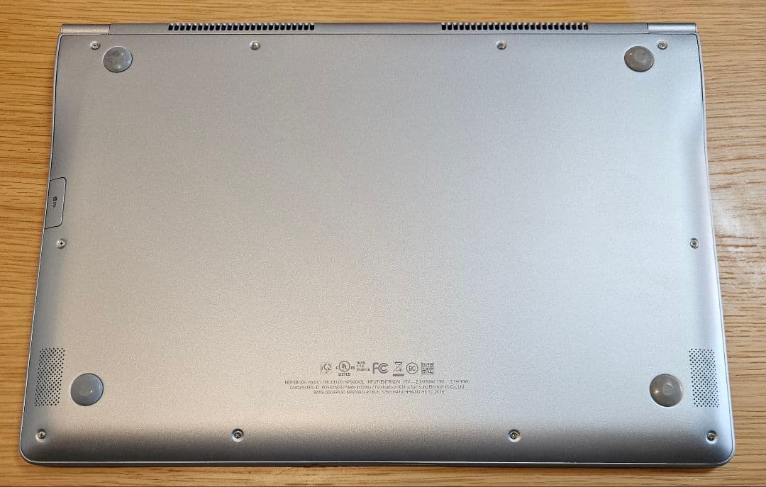 SAMSUNG Notebook 9 13.3インチ ノートPC US版